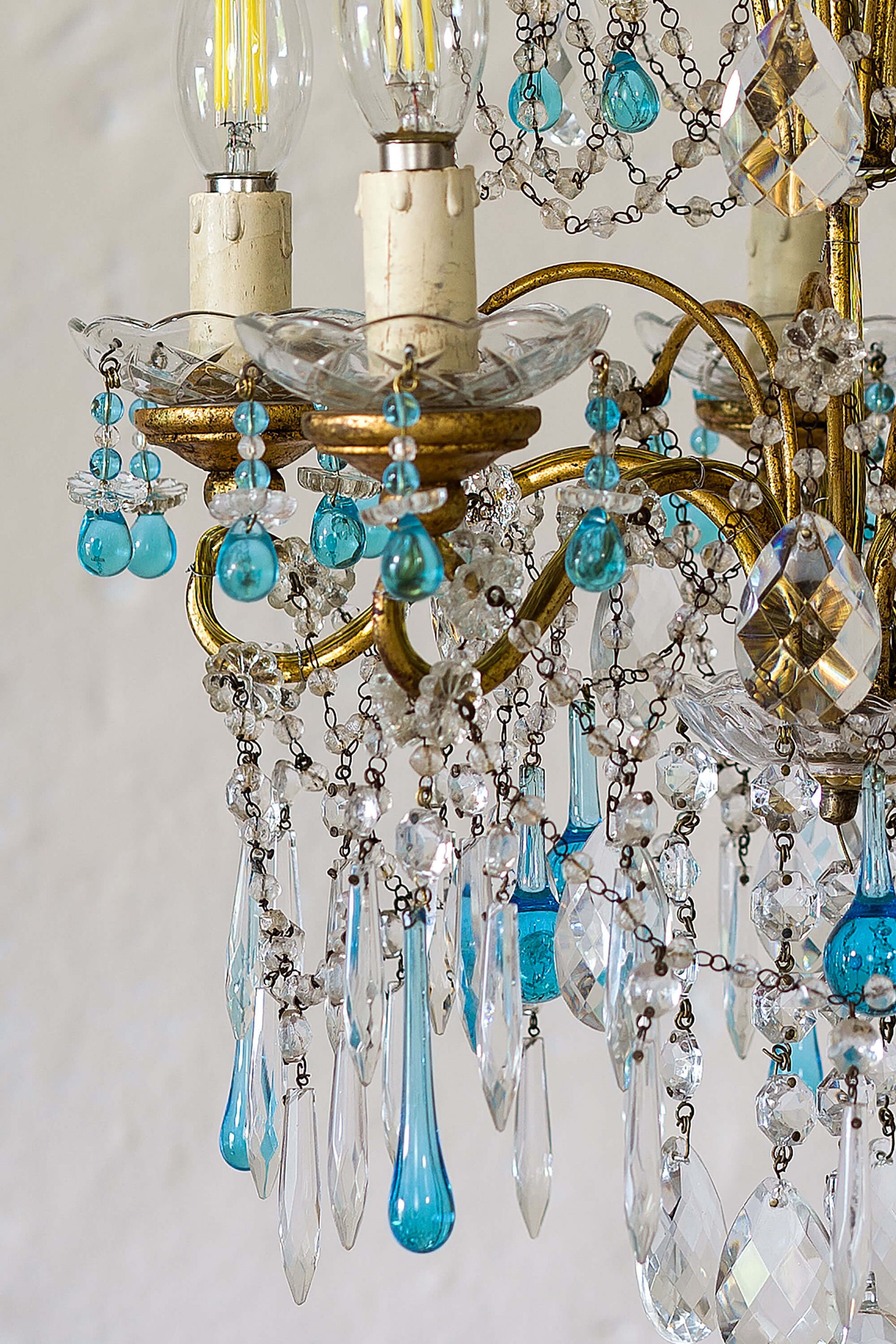 Combinazione di eleganza e fascino nel lampadario Fiorentino retrò. | Lo Stile Italiano