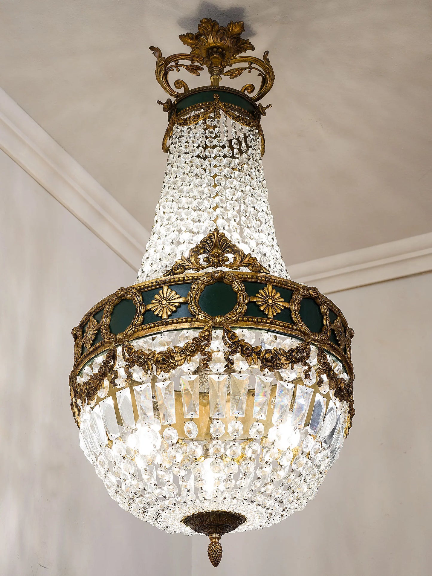 Importante lampadario stile Impero con fregi  | Lo Stile Italiano