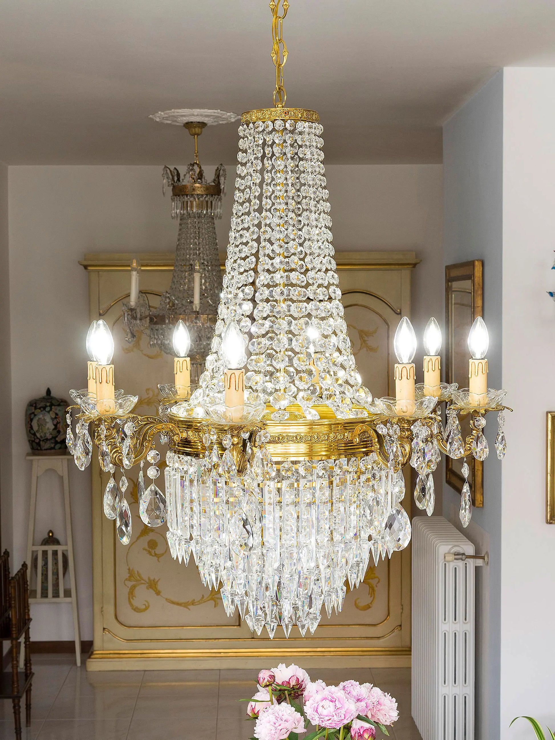 Lampadario Impero in ottone dorato con cristalli molati | Lo Stile Italiano