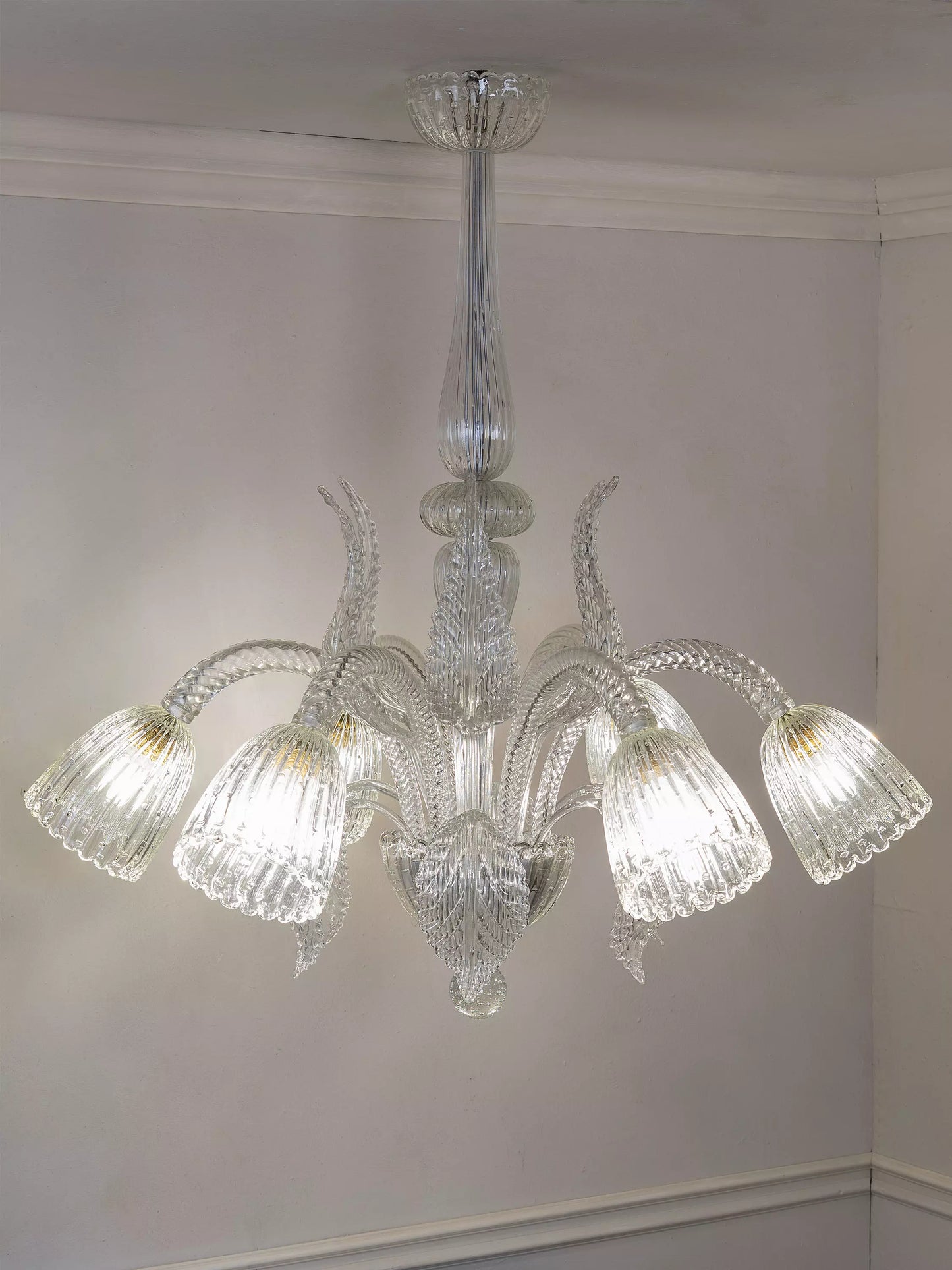 Lampadario Antico di Murano 6 luci, 6 foglie basse e 6 foglie rivolte verso l'alto. | Lo Stile Italiano