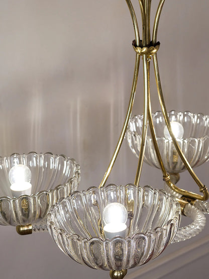 Lampadario di Murano in stile Art Déco illuminato da quattro luci. | Lo Stile Italiano