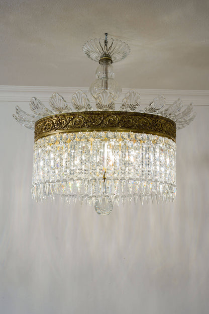 Arte e illuminazione: Lampadario mongolfiera in cristallo e bronzo realizzato nei primi'900.| Lo Stile Italiano
