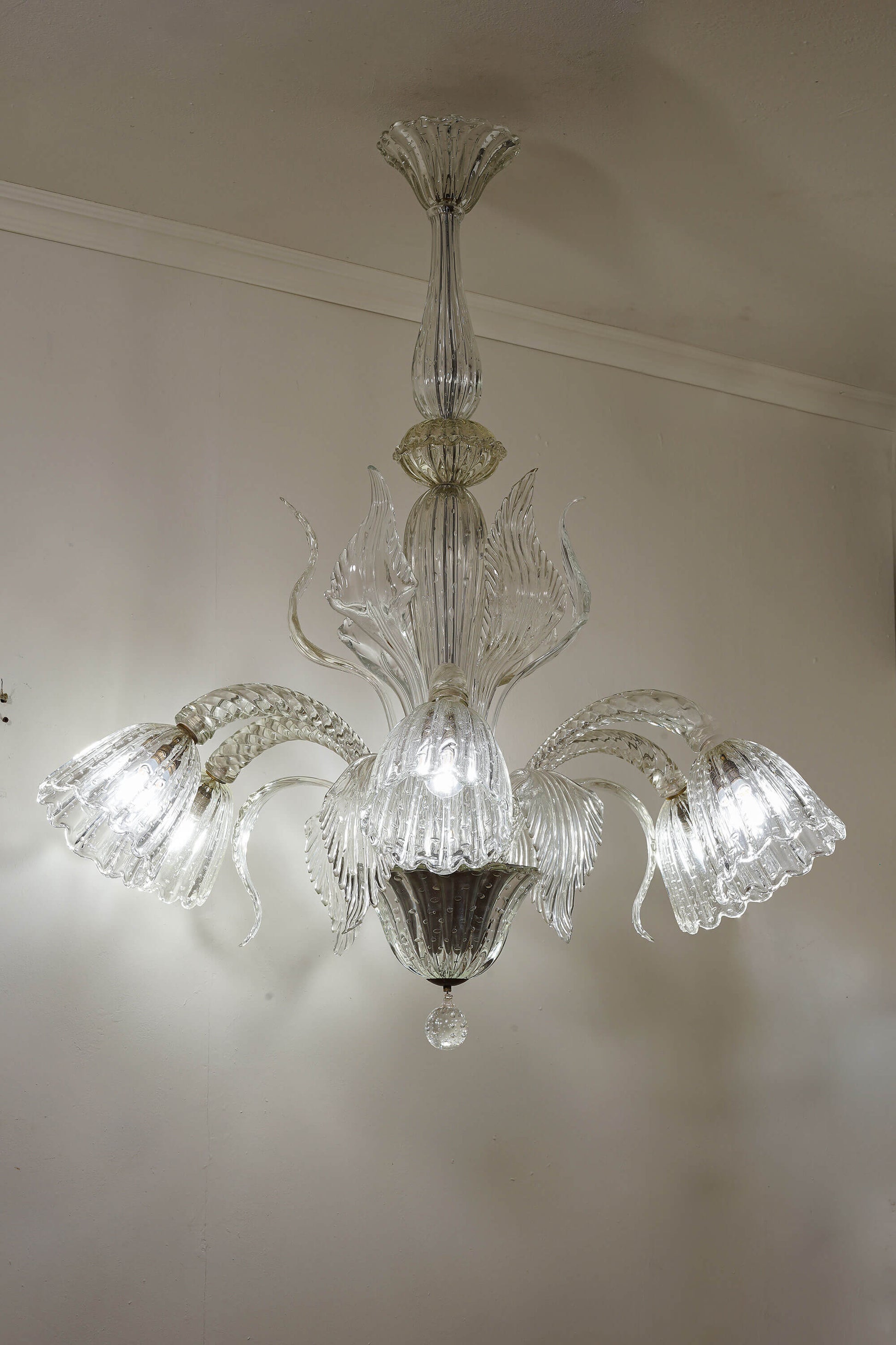 Lampadario di lusso con grande diametro realizzato in vetro soffiato Balloton.| Lo Stile Italiano