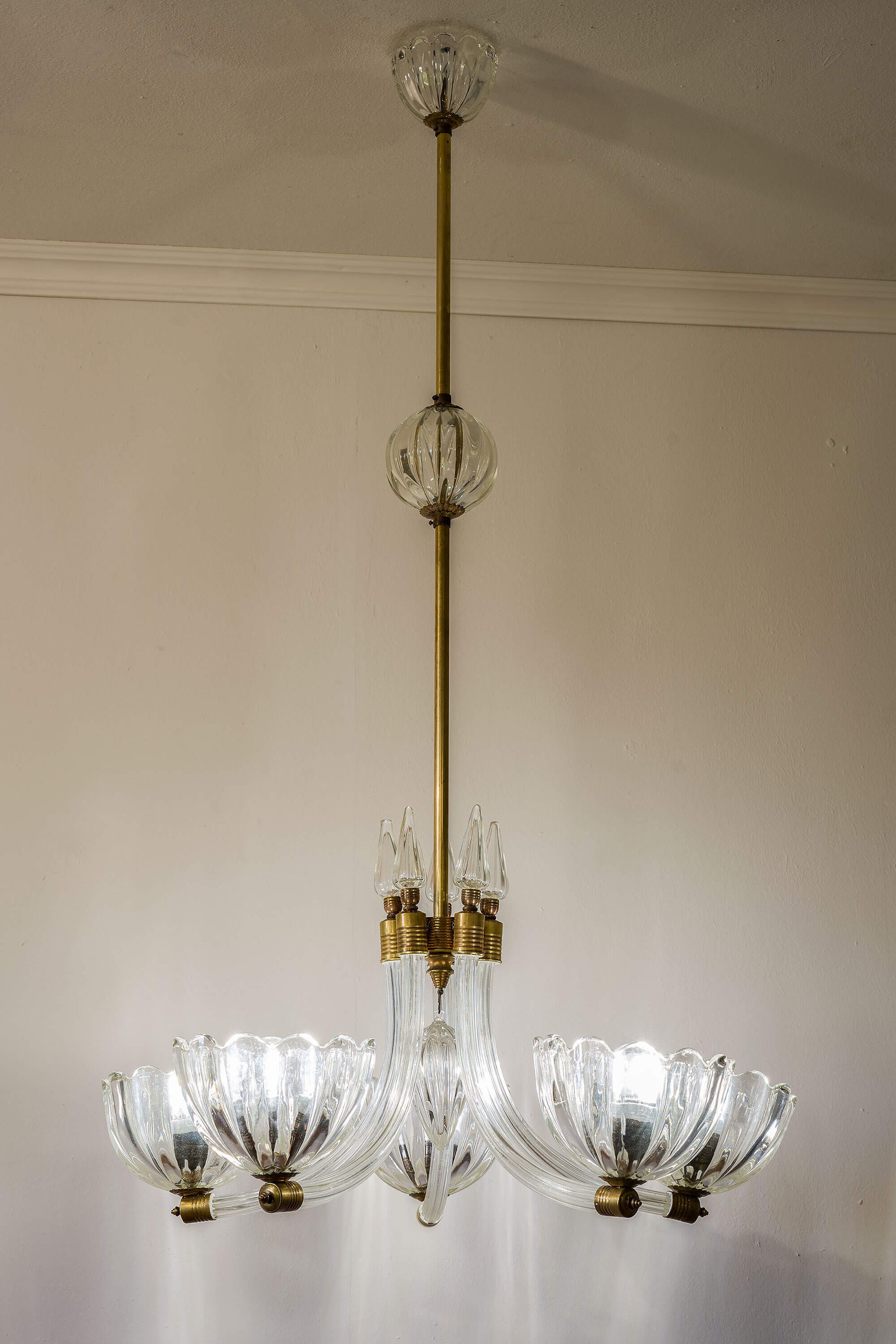 Lampadario Barovier & Toso in vetro, esemplificazione dell'arte italiana e del suo design senza tempo. | Lo Stile Italiano