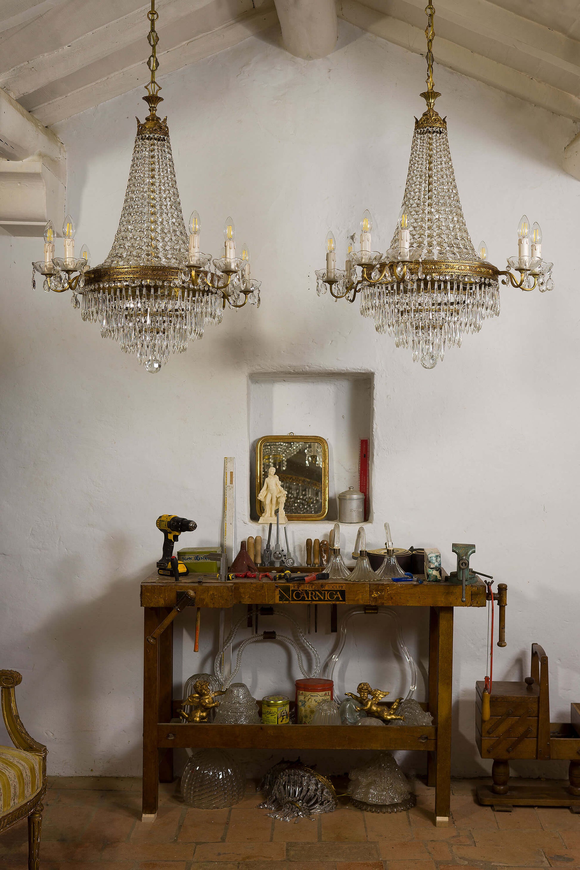 Coppia di lampadari in cristallo e vetro a 12 luci.| Lo Stile Italiano