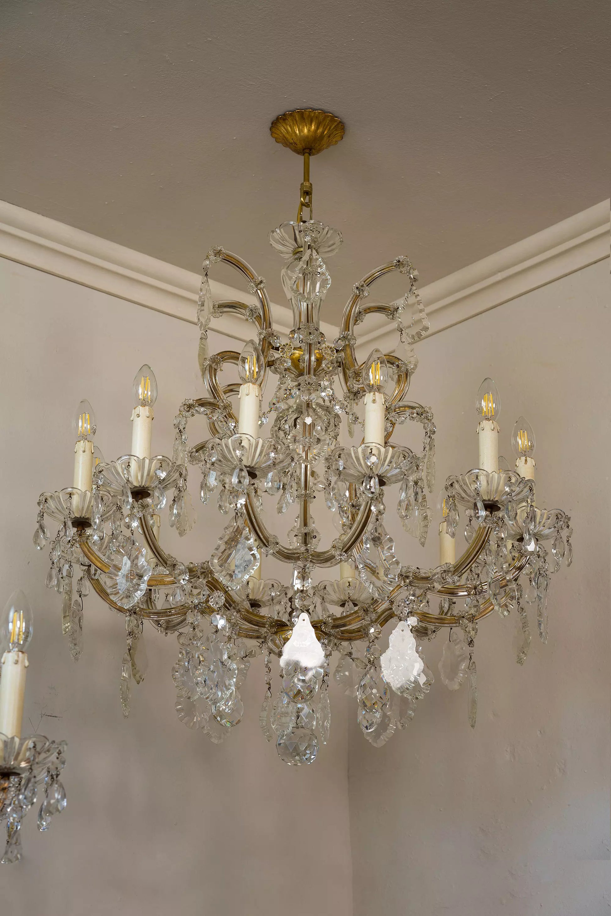 Lampadario antico di cristallo.| Lo Stile Italiano