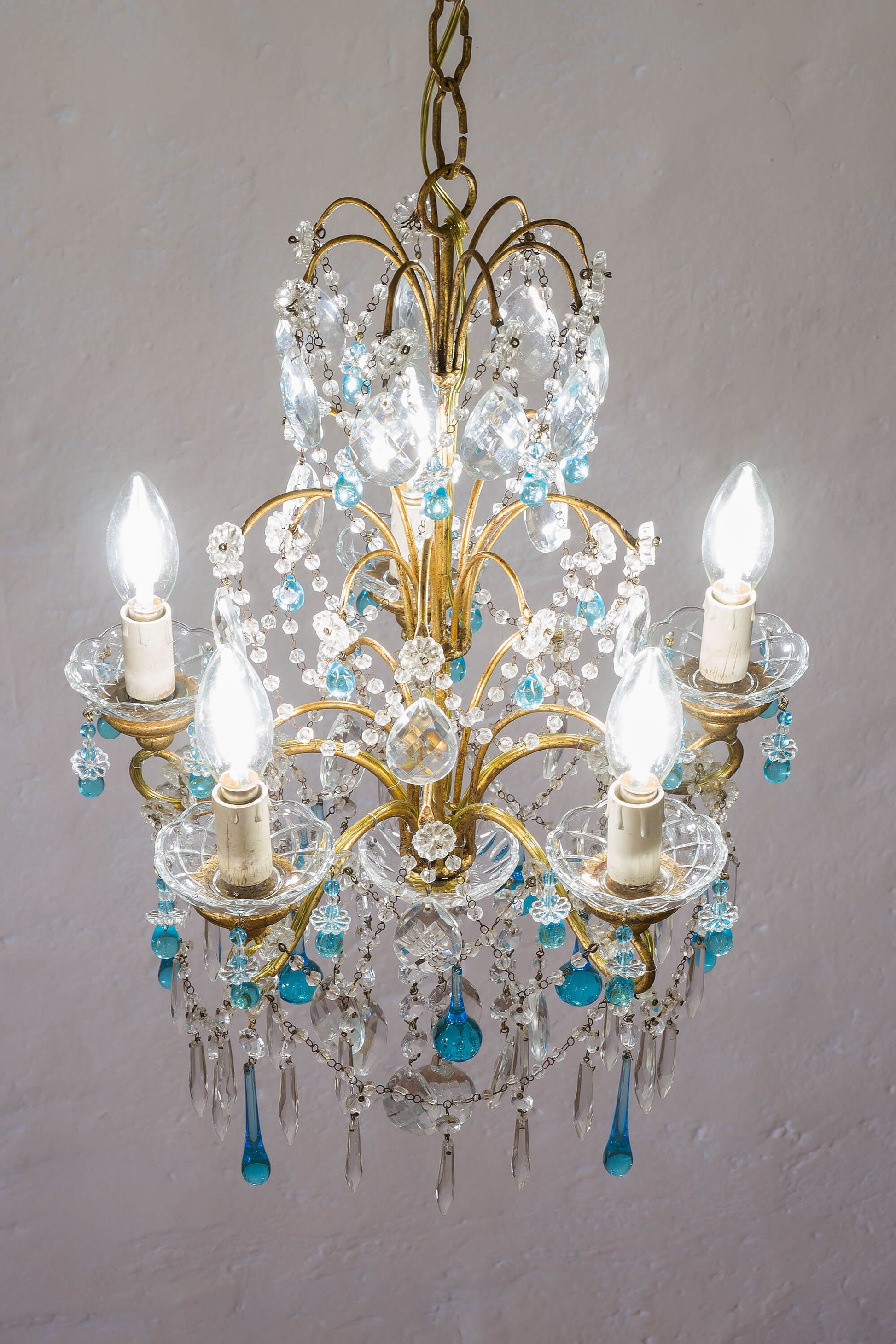 Design vintage e sofisticato nel lampadario Maria Teresa Vintage. | Lo Stile Italiano