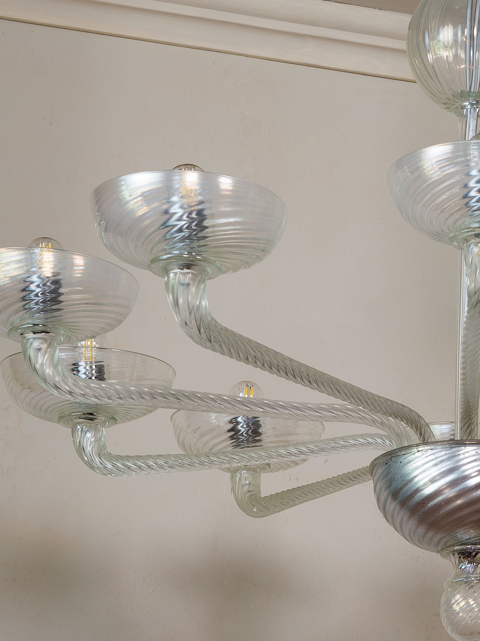 Lampadario in vetro acidato con bracci in vetro torchon | Lo Stile Italiano