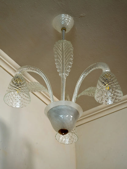 Lampadario con  tre bracci orientati verso il basso in vetro Balloton | Lo Stile Italiano