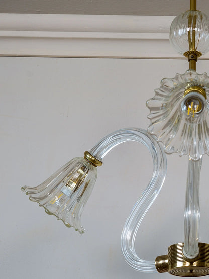 Particolare della coppa del  lampadario vista di fianco  | Lo Stile Italiano