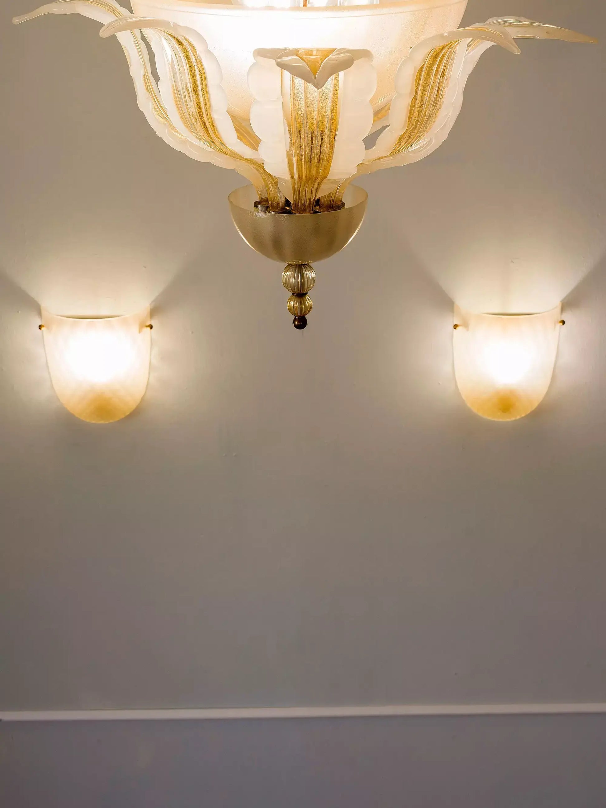 Lampadario vintage veneziano con 4 punti luce. - Lo Stile Italiano