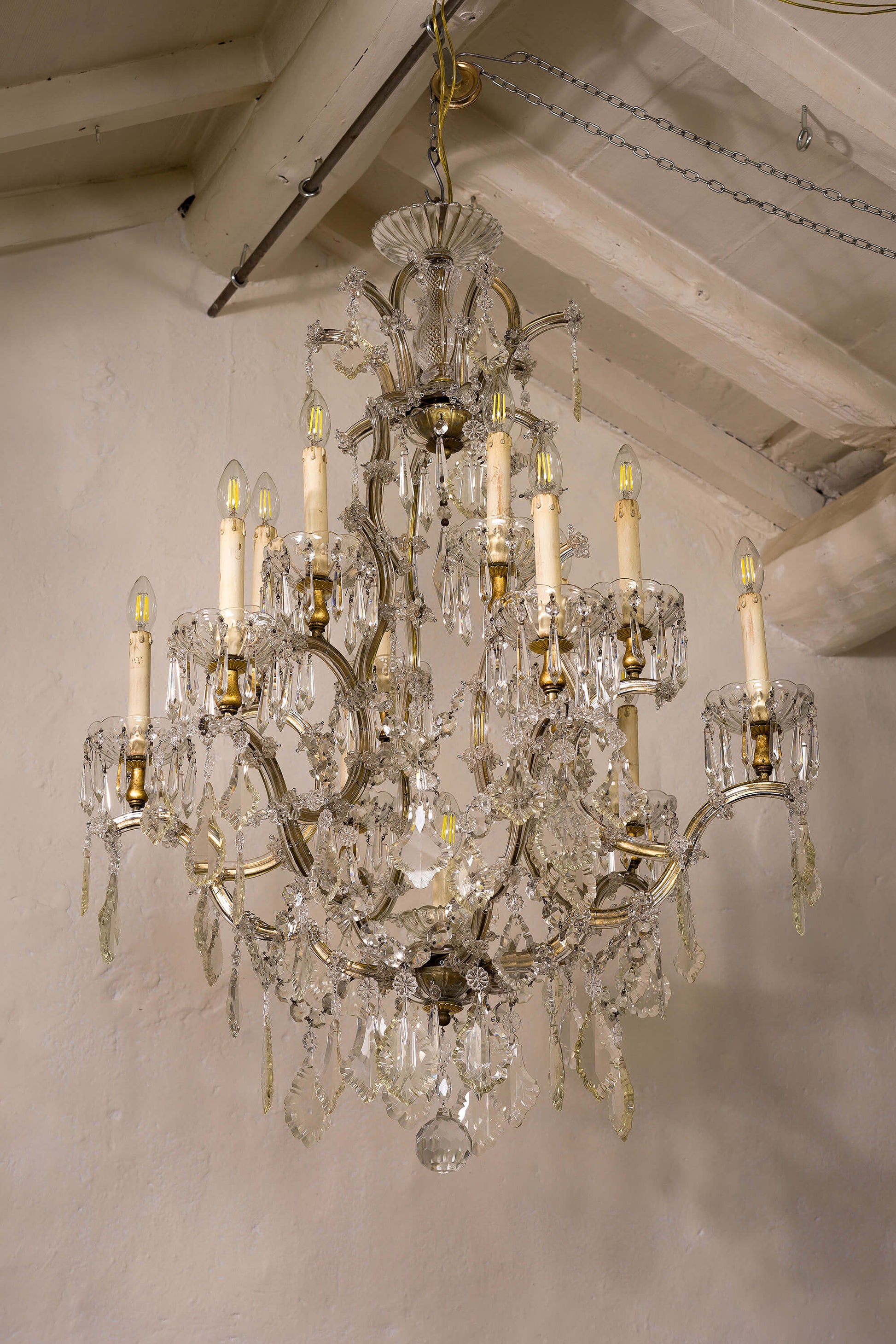 Lampadario Vintage in cristallo di Boemia, con gocce, rosette, pendagli. | Lo Stile Italiano