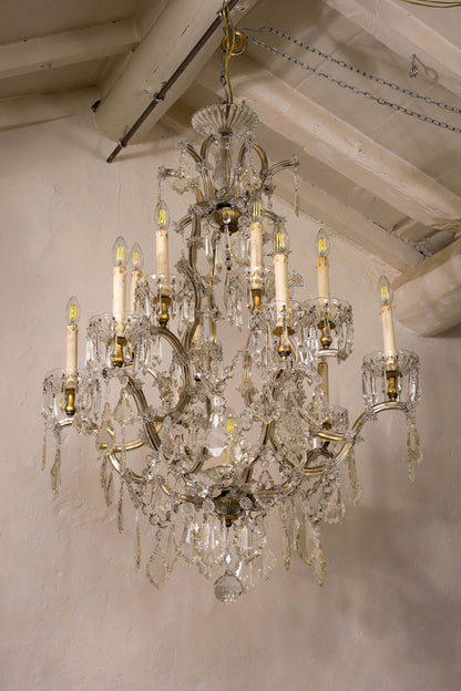 Lampadario Vintage in cristallo di Boemia, con gocce, rosette, pendagli. | Lo Stile Italiano