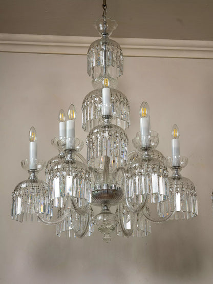 lampadario antico con la disposizione dei bracci a due livelli | Lo Stile Italiano