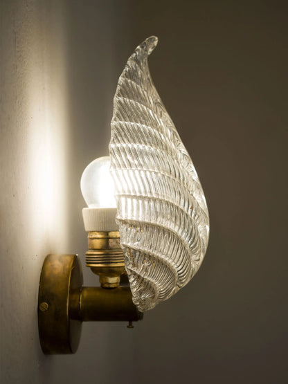 Vintage wall lamp with central light and blown glass shade  | Lo Stile Italiano