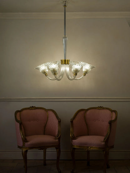 Lampadario Barovier & Toso anni '40 in vetro soffiato di Murano a sei luci. Ambientazione con Poltrone Napoleone III | Lo Stile Italiano