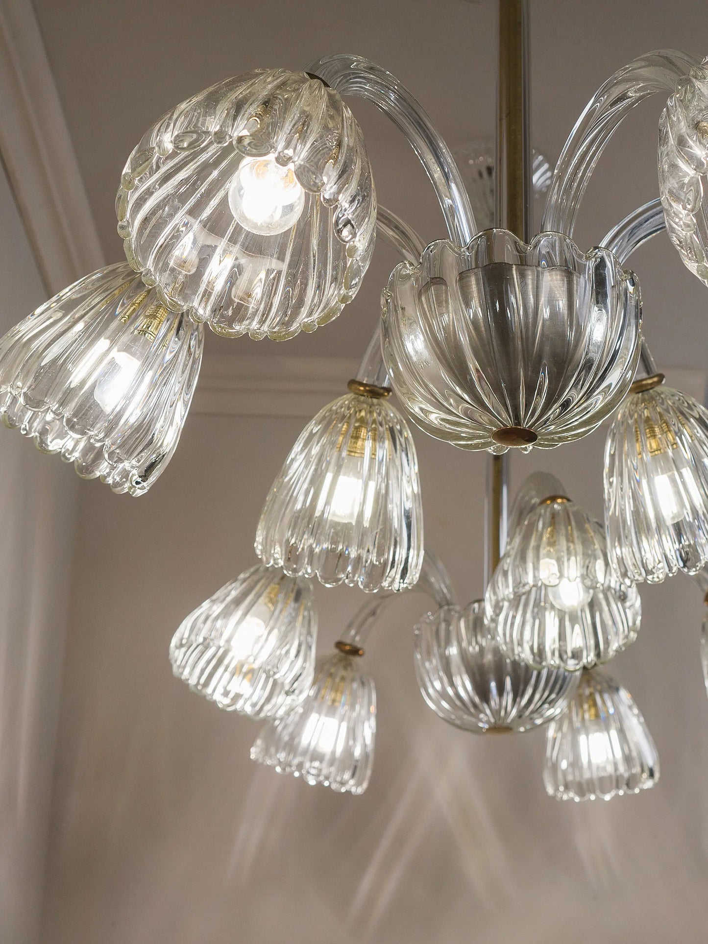 Coppia lampadari Art Déco in vetro di Murano trasparente | Lo Stile Italiano 