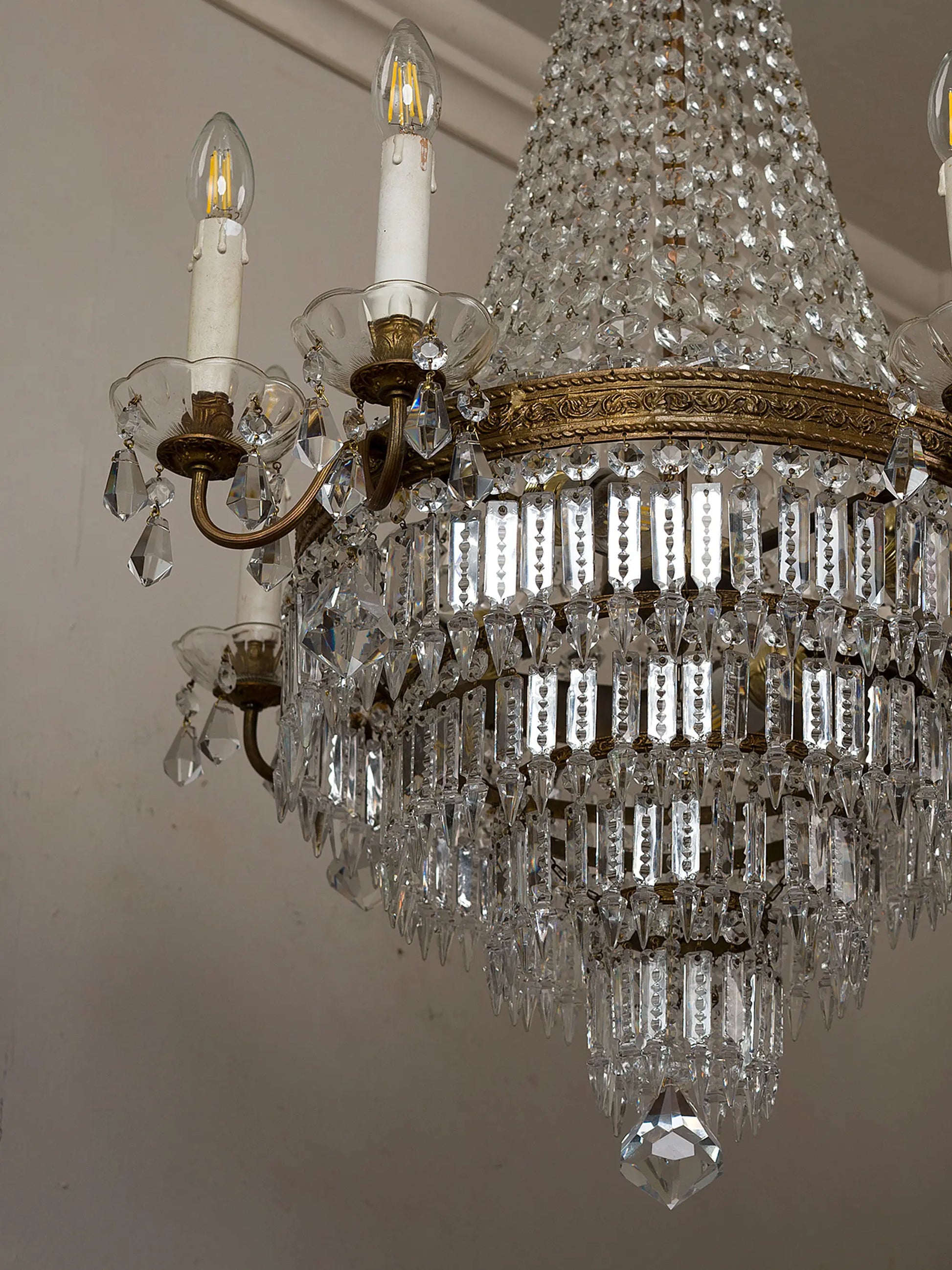 Lampadario italiano in cristallo molato con impianto elettrico restaurato | Lo Stile Italiano 