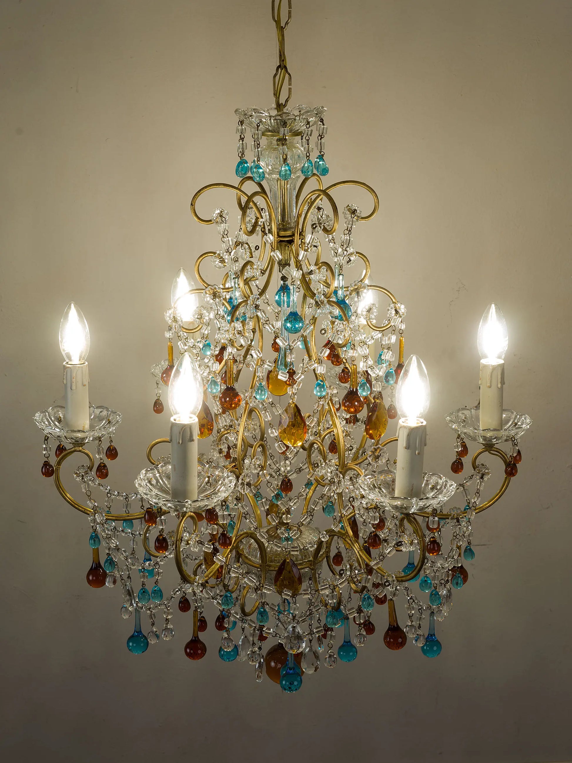 Lampadario Fiorentino Vintage anni ’60 con pendenti in vetro di Murano colorato | Lo Stile Italiano