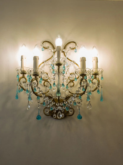 Applique fiorentina vintage in ferro dorato con gocce turchesi in vetro di Murano e pendenti in cristallo – Lo Stile Italiano