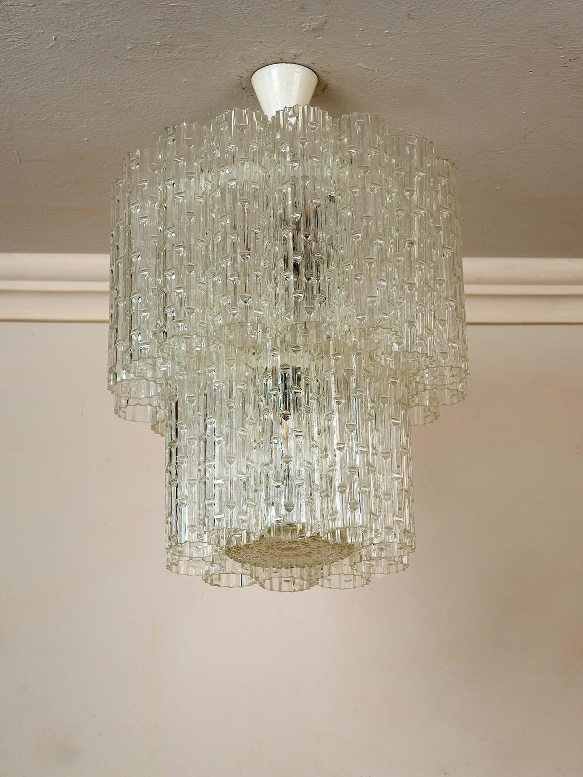 Front view of the Tronchi Toni Zuccheri chandelier for Venini | Lo Stile Italiano