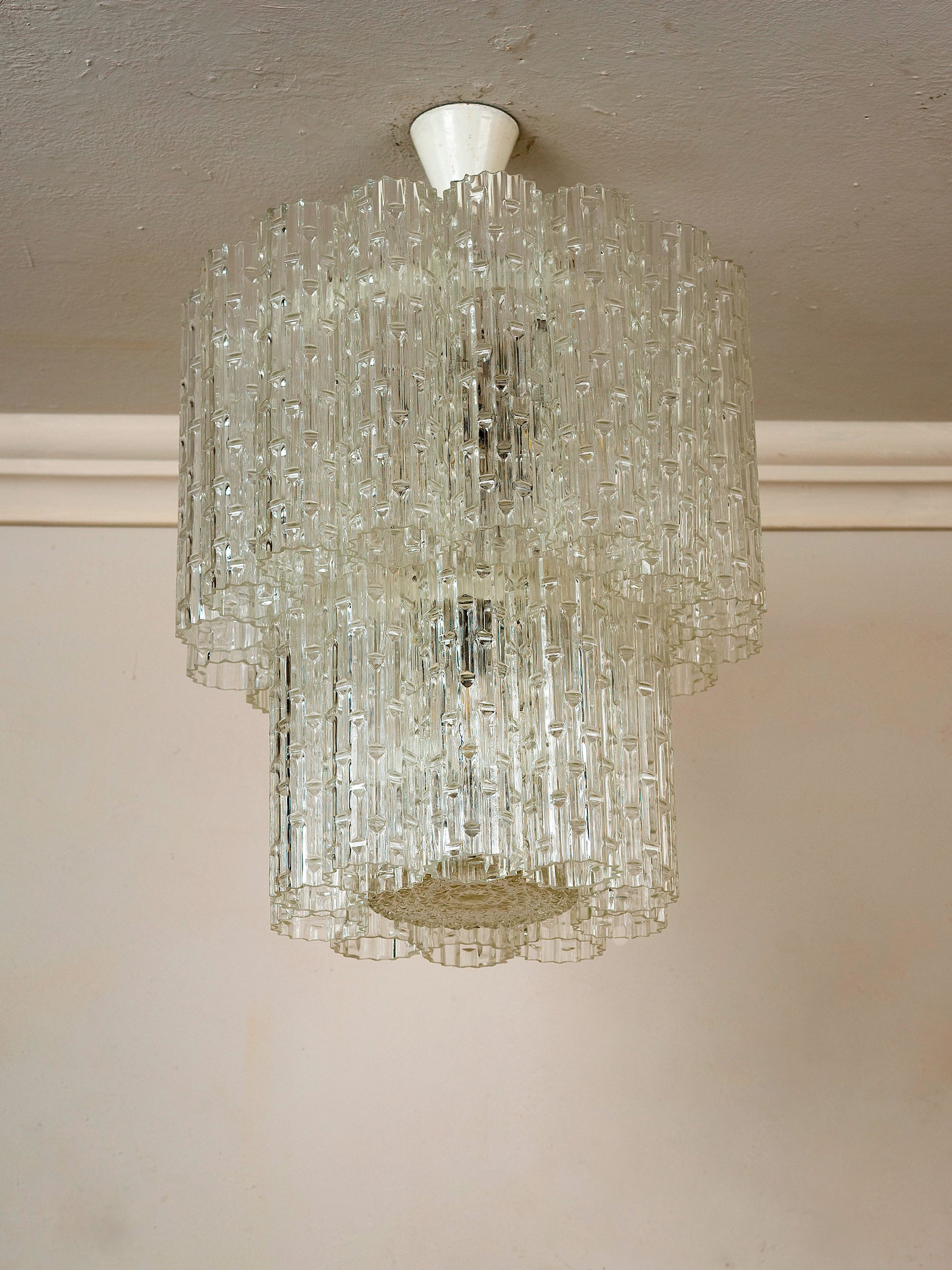 Front view of the Tronchi Toni Zuccheri chandelier for Venini | Lo Stile Italiano
