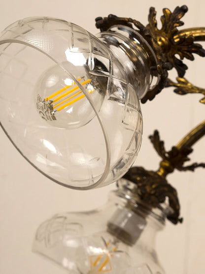 Detail of the original lampshades in frosted glass, Italian artisanal craftsmanship | Lo Stile Italiano