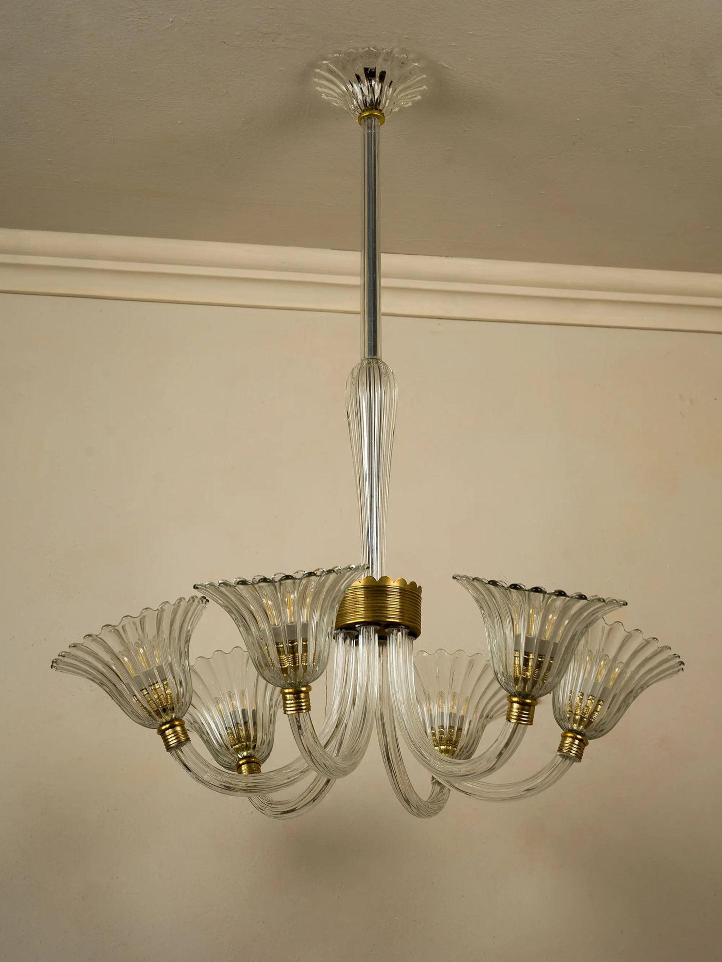 Struttura centrale in vetro lavorato tipica della produzione muranese | Lo Stile Italiano 