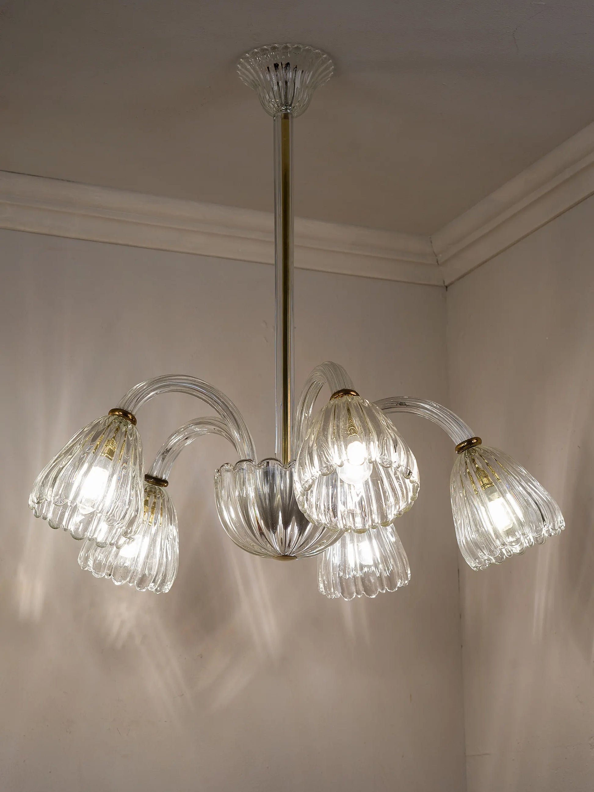 Lampadario d’epoca in vetro di Murano con cinque coppe | Lo Stile Italiano 