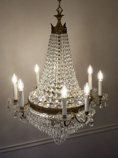 Lampadario antico in cristallo con struttura neoclassica in ottone | Lo Stile Italiano 