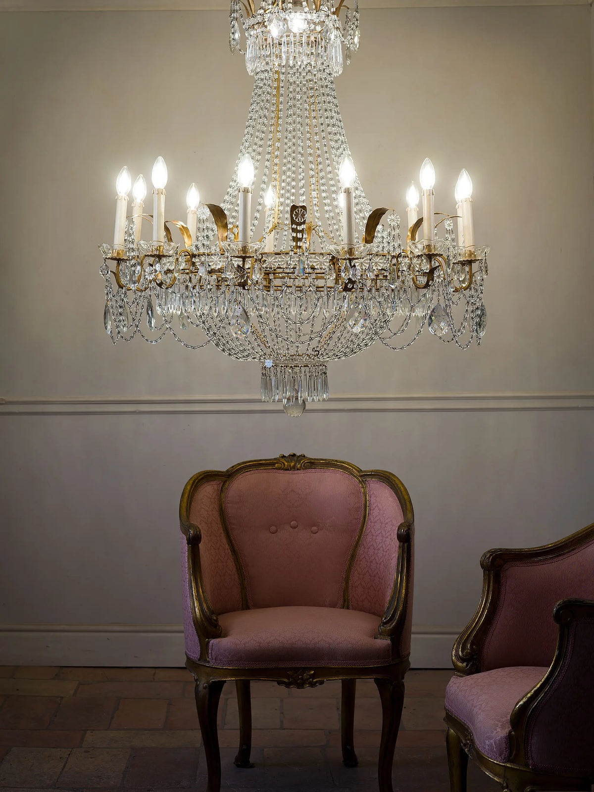 Grande lampadario Impero italiano anni '40 a 13 luci, vista frontale completa | Lo Stile Italiano 