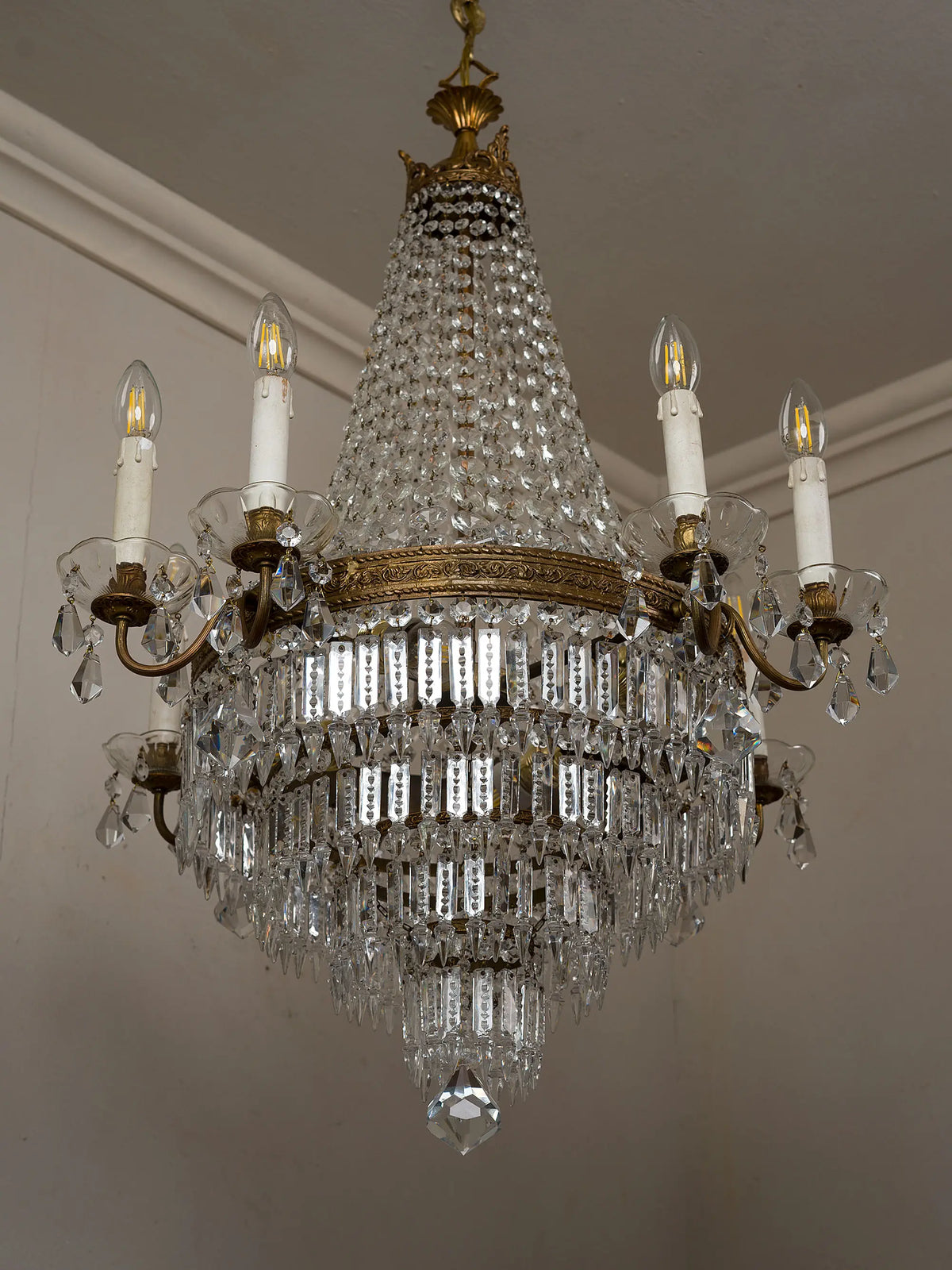 lampadario con pendenti di cristallo| Lo Stile Italiano 
