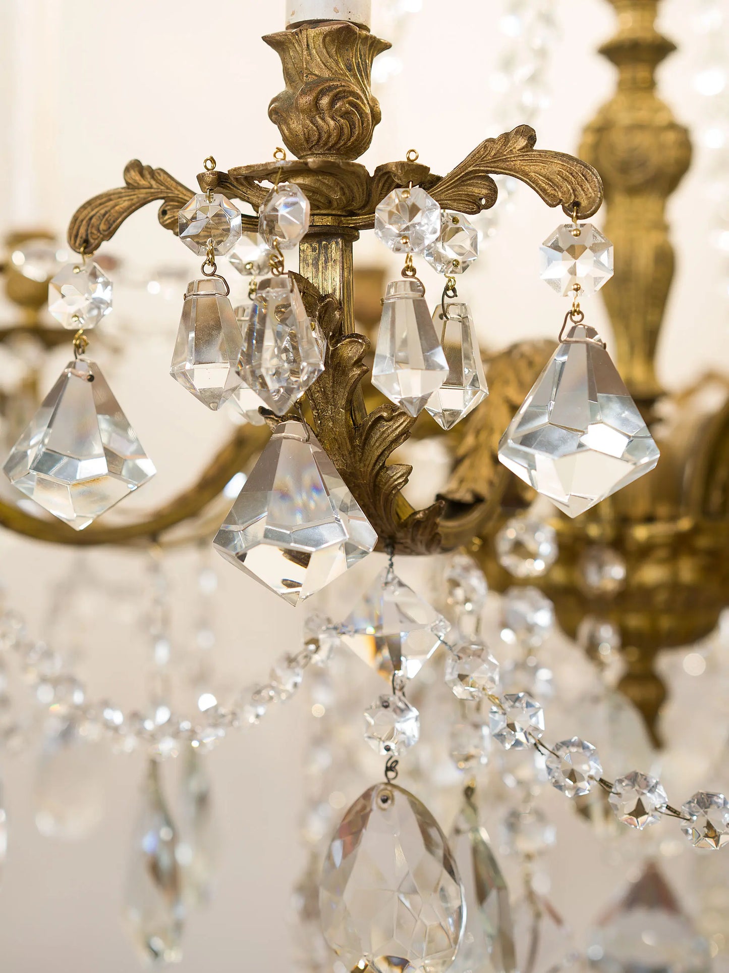 Profilo laterale lampadario anni '40 in stile Luigi XVI | Lo Stile Italiano