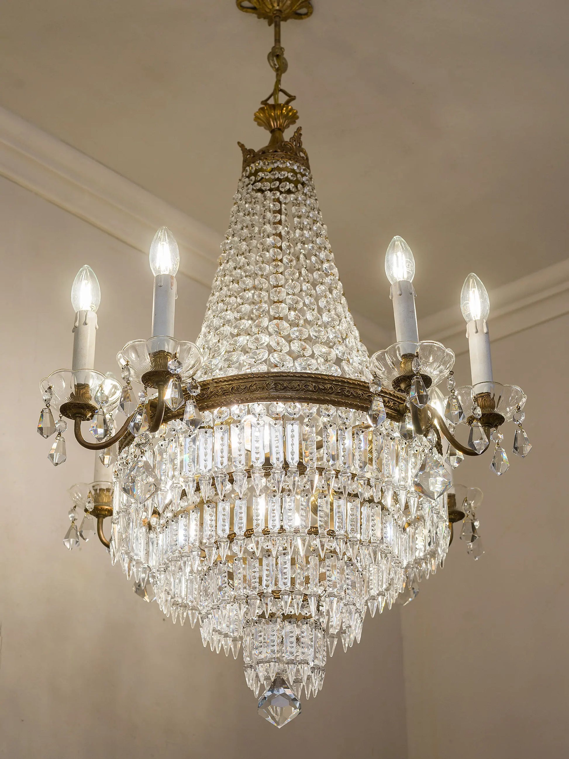 Lampadario in cristallo stile Impero con otto bracci e dodici luci | Lo Stile Italiano 