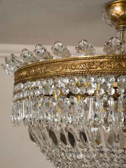 Lampadario vintage italiano in cristallo e ottone con corona di foglie in vetro, stile Impero restaurato | Lo Stile Italiano 
