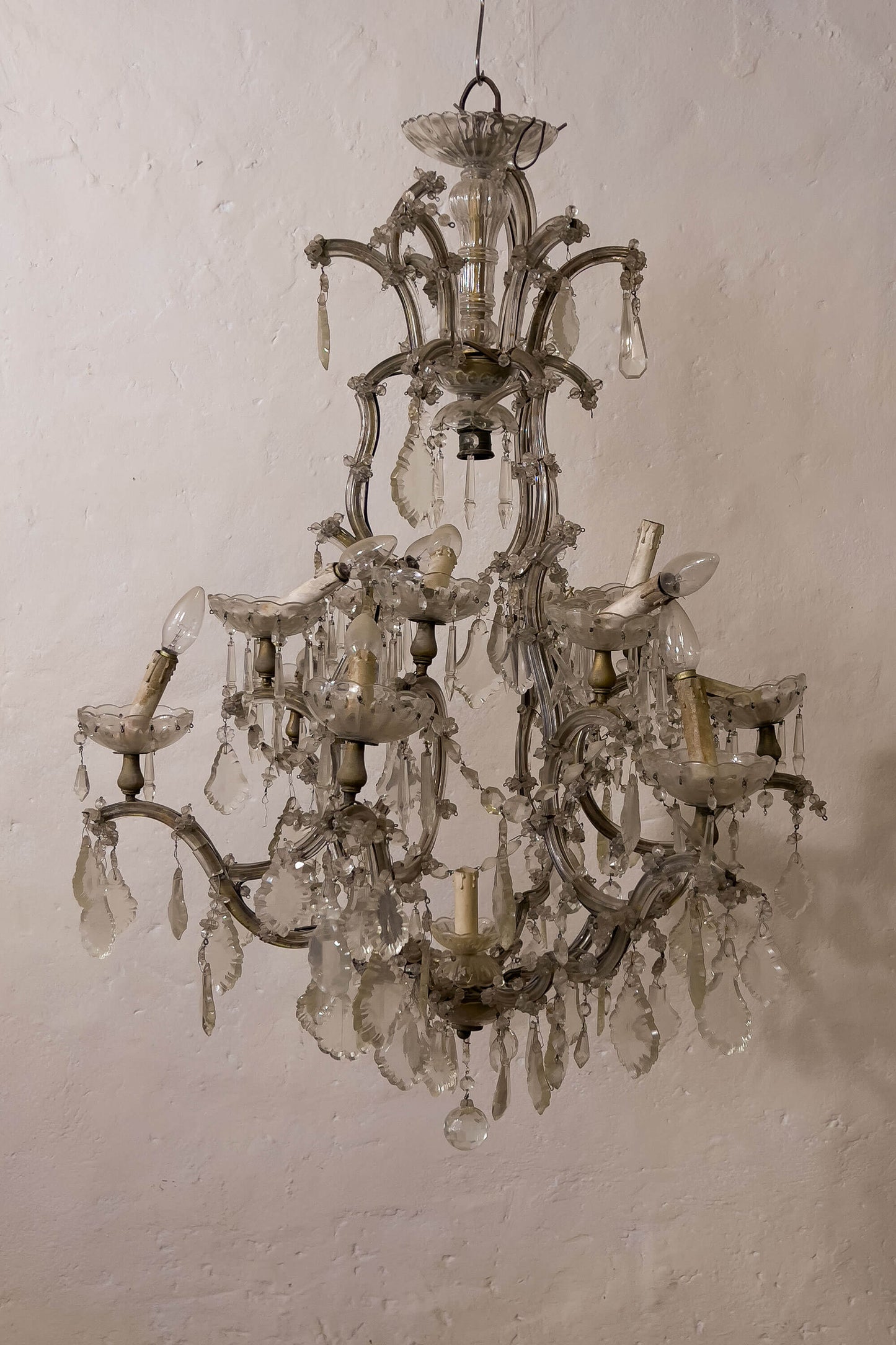 Lampadario di cristallo da restaurare. | Lo Stile Italiano