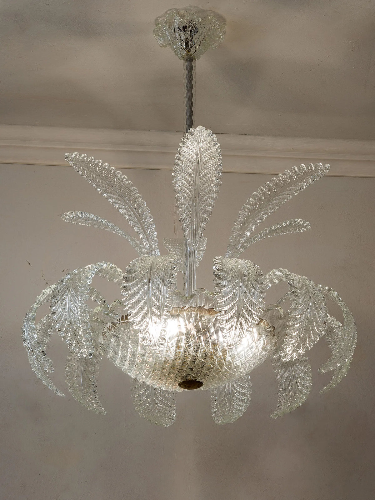 Lampadario vintage in vetro di Murano con grandi foglie e design botanico | Lo Stile Italiano