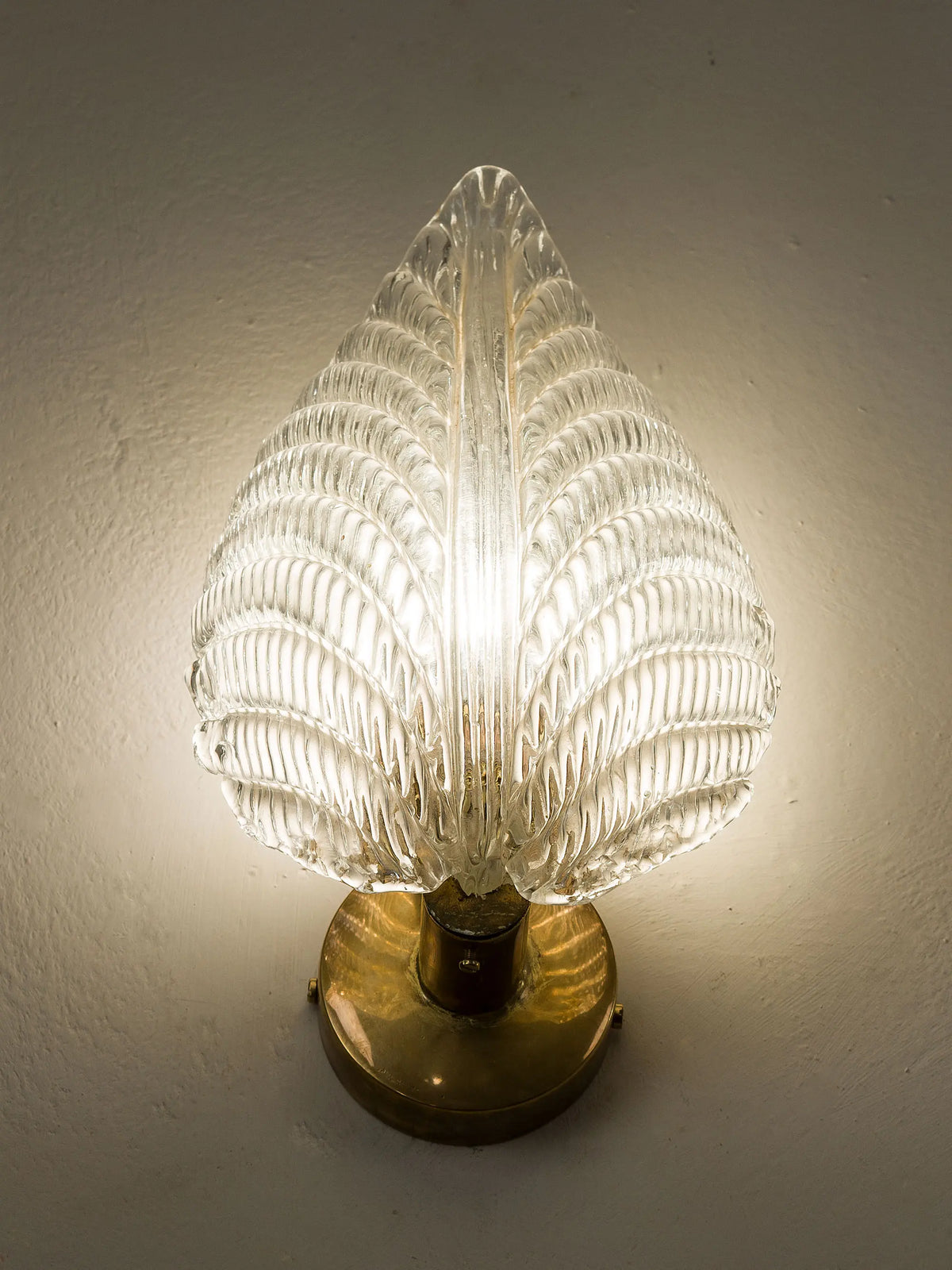 Wall-mounted Venetian glass leaf-shaped lamp | Lo Stile Italiano