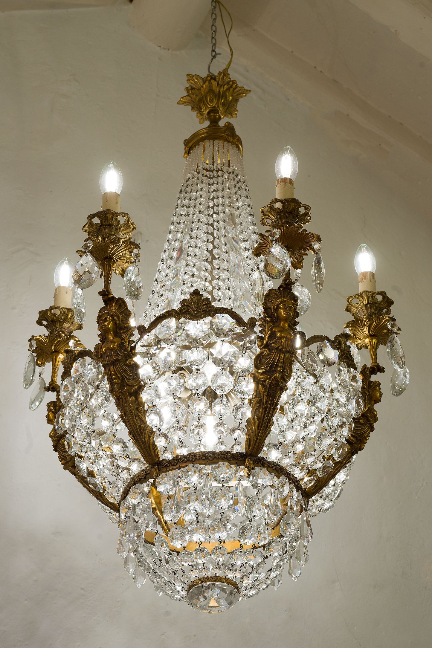 Lampadario Stile Impero con cristalli pendenti, struttura in ottone dorato, 12 luci-Lo Stile Italiano