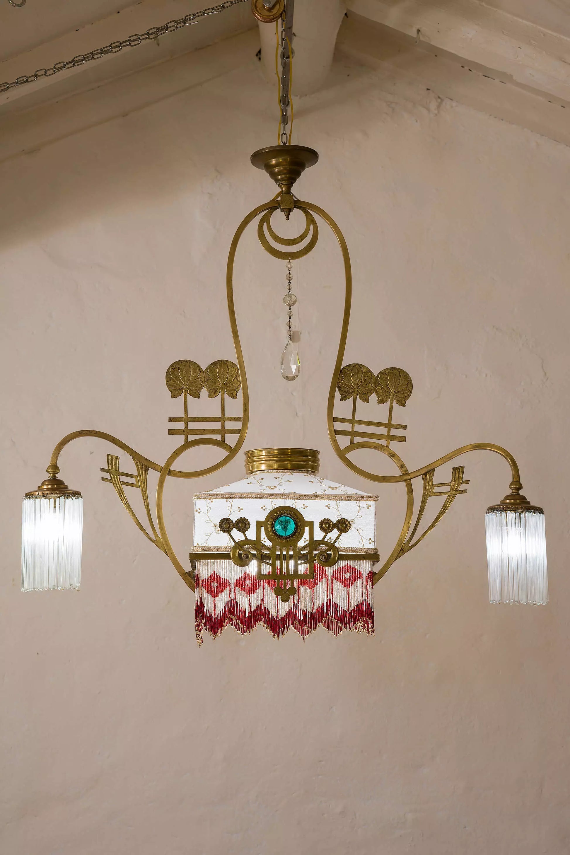 Antico lampadario, periodo di transizione dall’Art Nouveau (Liberty) all’Art Deco,| Lo Stile Italiano