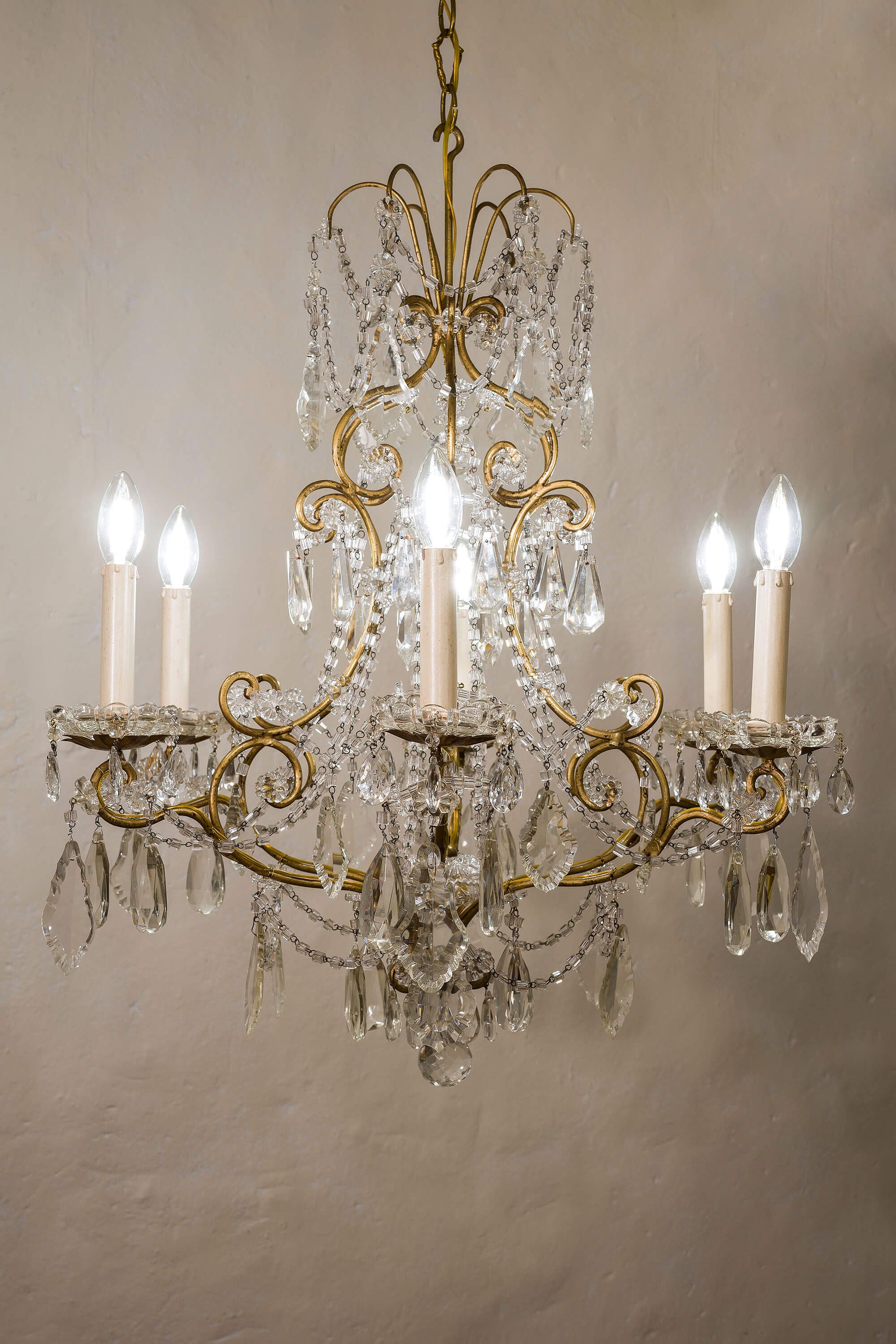 Lampadario Fiorentino anni '40 in ferro battuto e cristallo. - Lo Stile Italiano