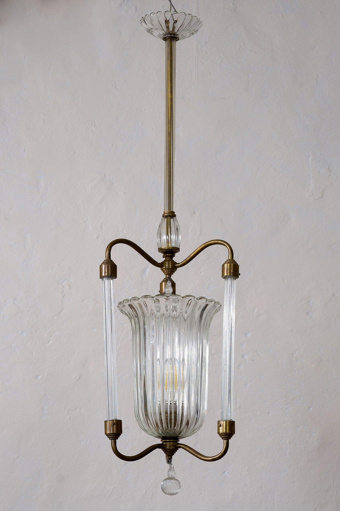 Lampadario Barovier e Toso in vetro soffiato Rigadin, struttura con 3 bracci in ottone e vetro soffiato| Lo Stile Italiano