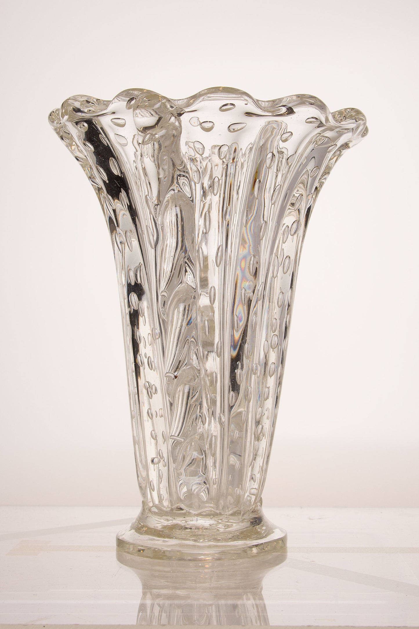 Pregiato Vaso portafiori in vetro di Murano-Lo Stile Italiano