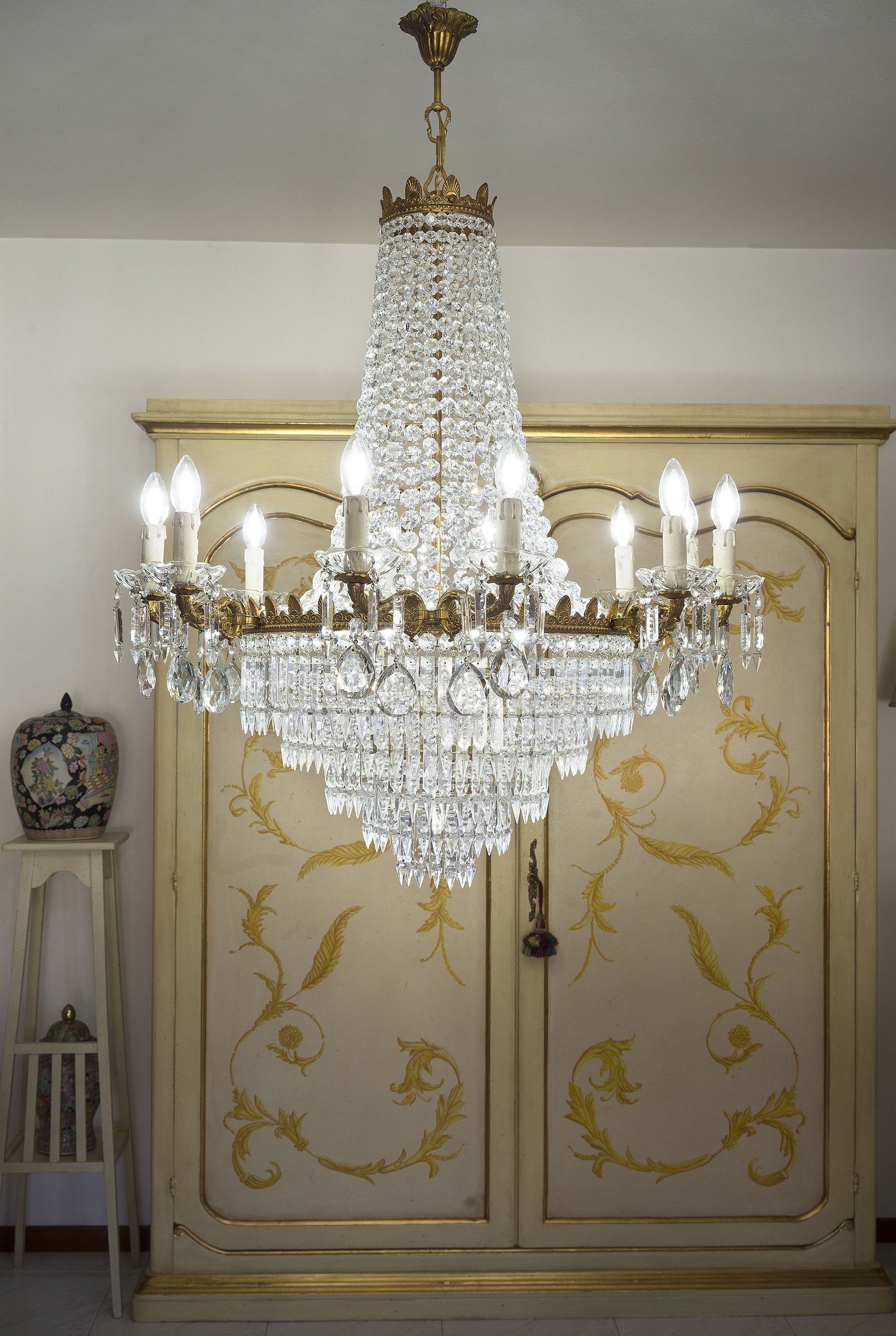 lampadario Antico Art Nouveau a 12 candele con gocce di cristallo-Lo stile Italiano