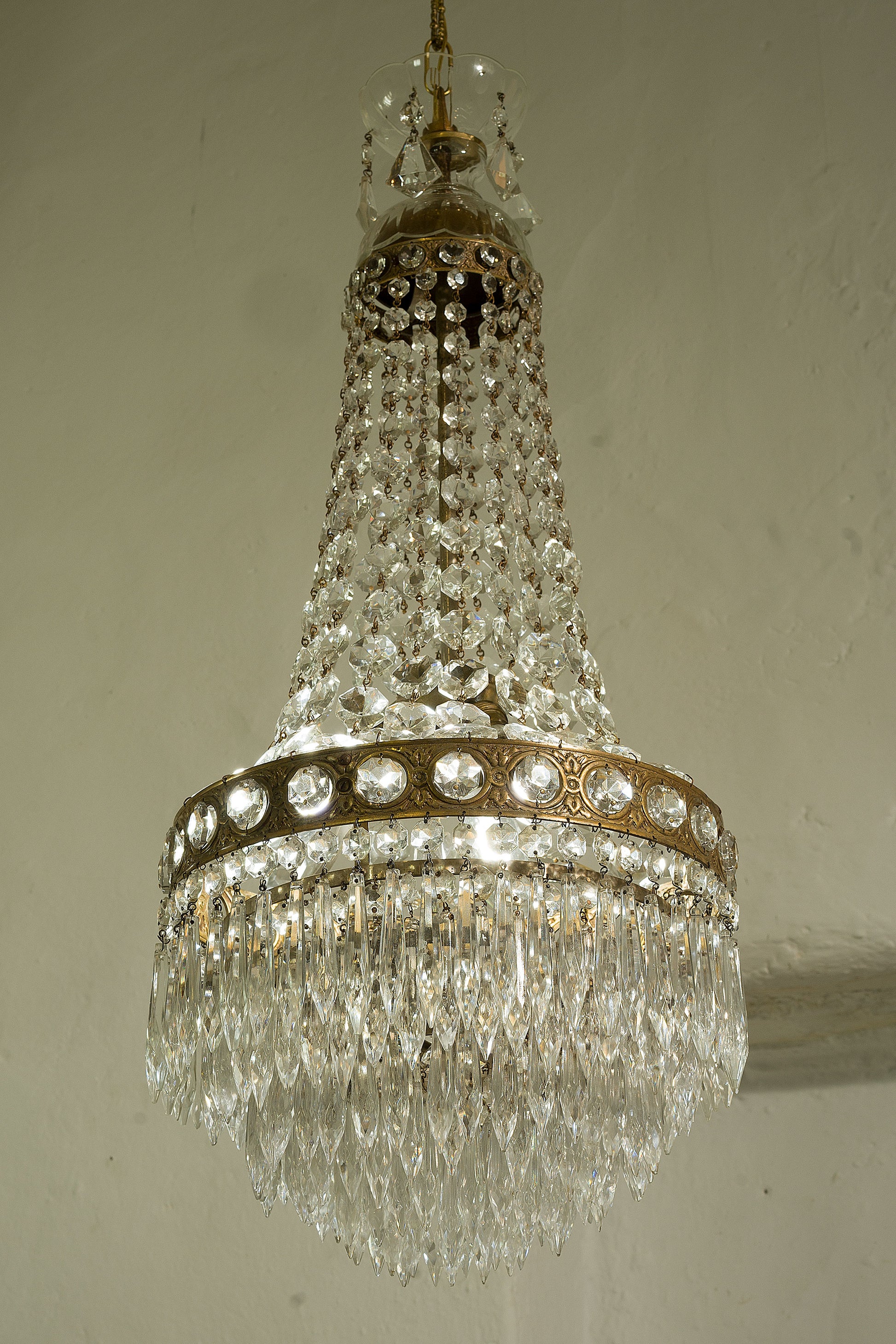 Chandelier with Crystal Cups and Hanging Prisms-Lo Stile Italiano