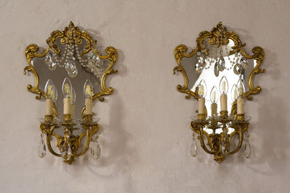 Coppia di Applique in stile Luigi XV, con pregiate fusioni in ottone dorato-Lo Stile Italiano