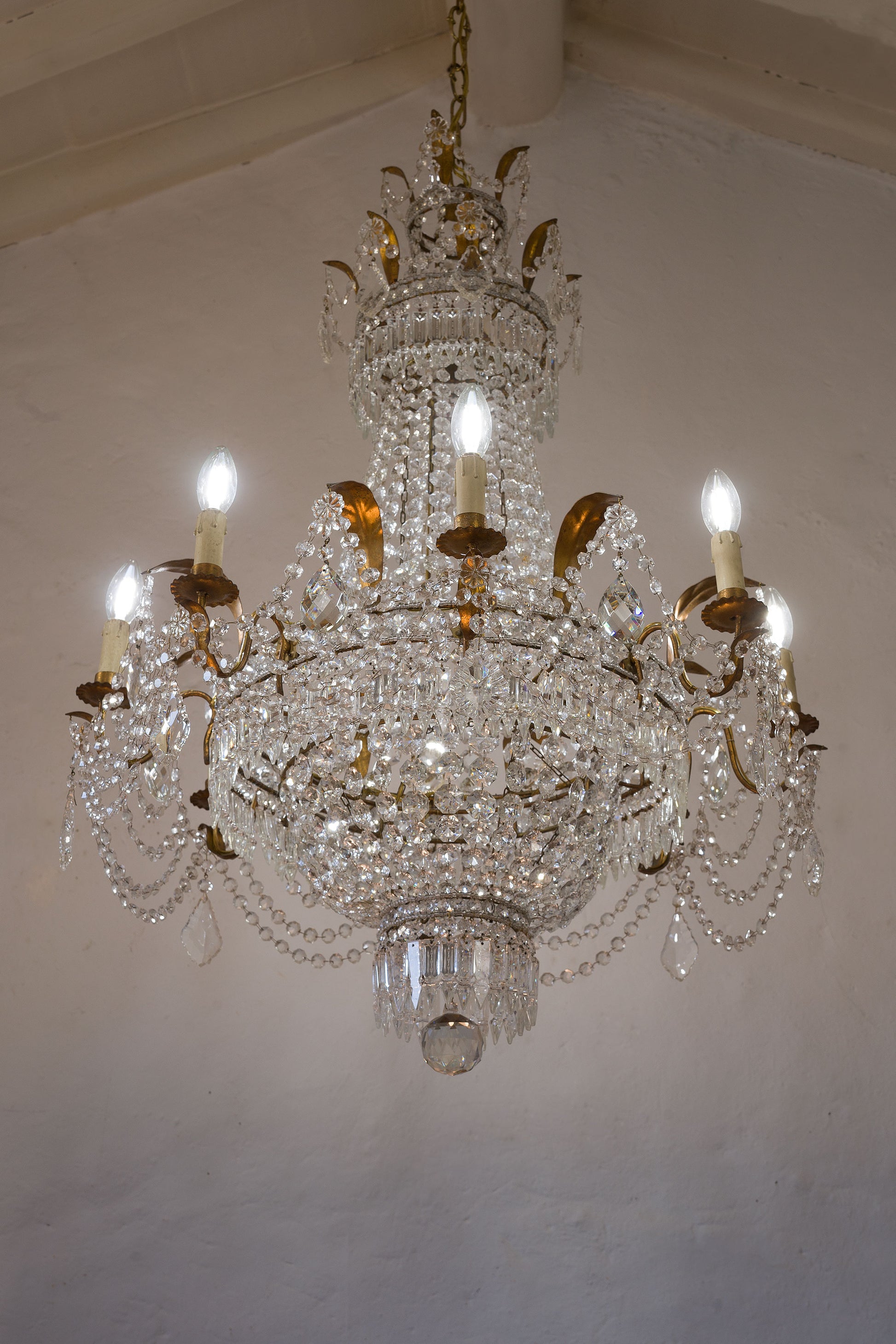 Lampadario Maria Teresa con sfera centrale di cristallo, 8 luci-Lo Stile Italiano