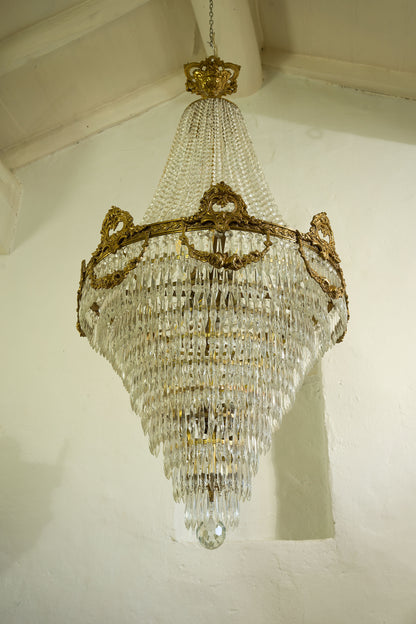 Lampadario in ottone e gocce di cristallo-Lo Stile Italiano