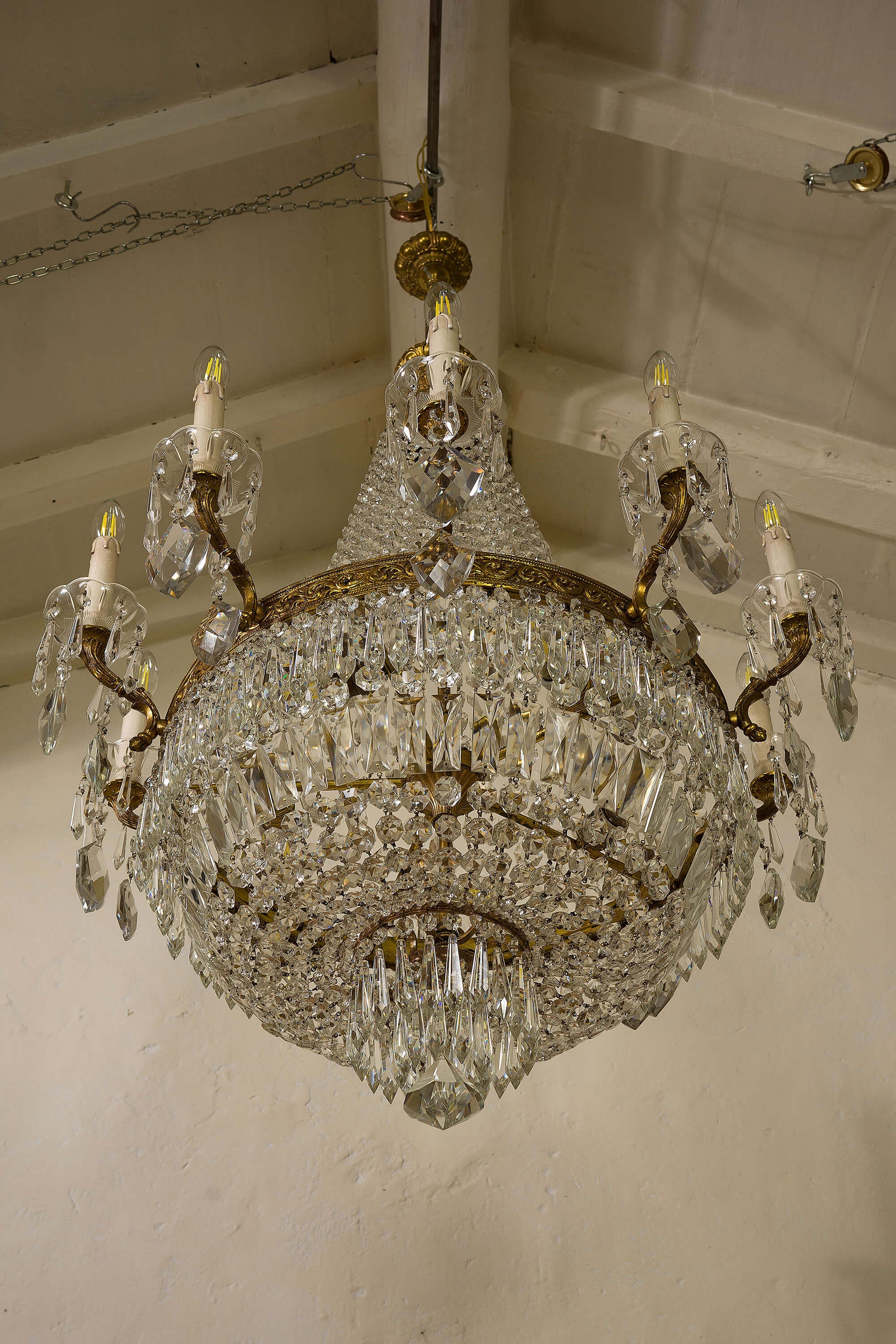 Imponente lampadario di cristallo e vetro a forma di mongolfiera | Lo Stile Italiano