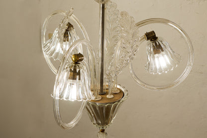 Lampadario Barovier con stelo lungo in vetro soffiato di Murano.-Lo stile Italiano